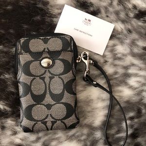 Coach wristlet (never used)